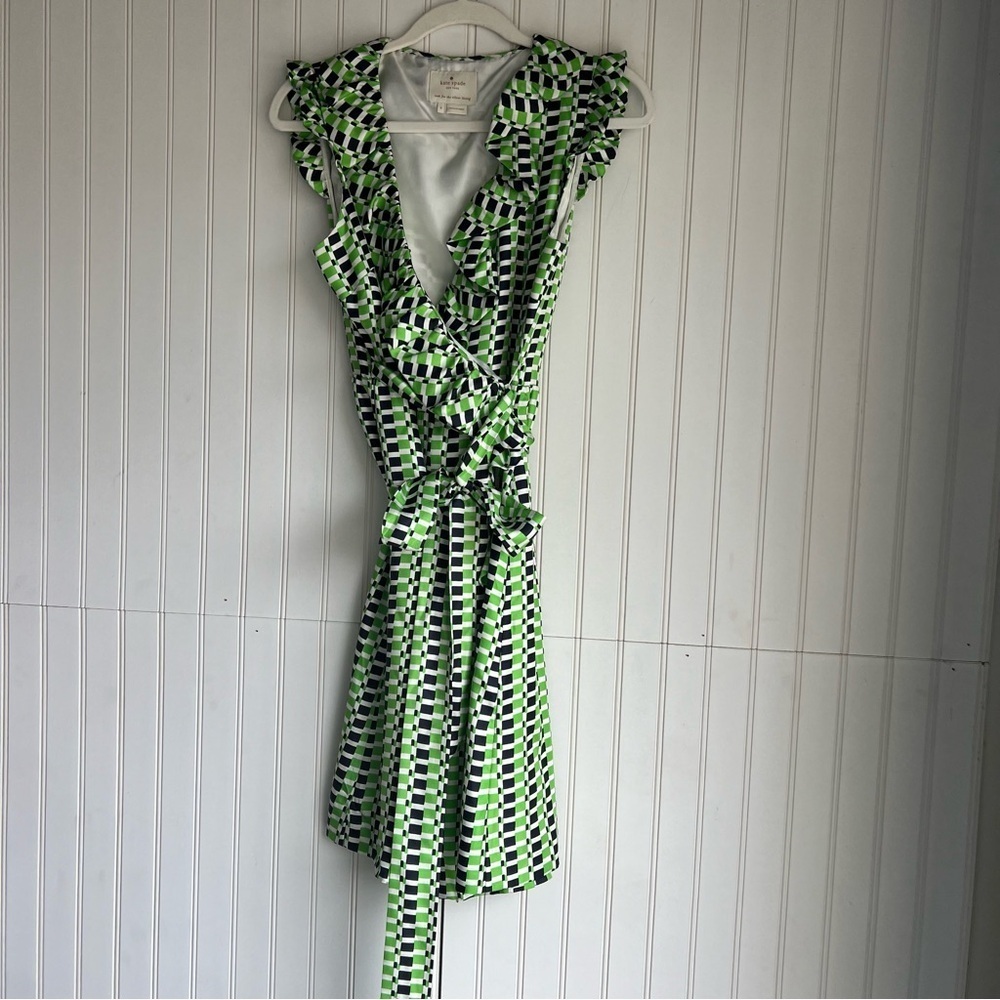 Kate Spade Size 8 Sleeveless Green Geometric Print 100% Silk Aubrey Wrap Dress - Picture 2 of 8